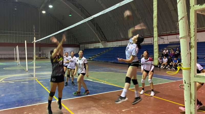 Inició Torneo de Voleibol Femenil Libre Tacos de Birria la Comadre